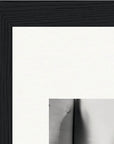 Synch'd Hands Framed print 13x18 cm / 5x7″ Black frame corner detail