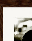 Cuba Girl Framed print 13x18 cm / 5x7″ Dark wood frame corner detail