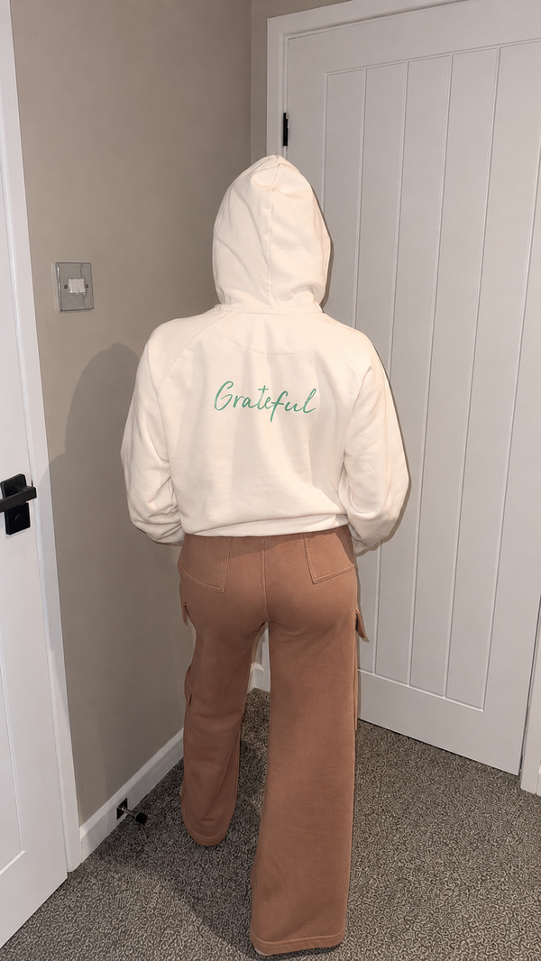 @Sasfitnesss wearing the Word of Intention Grateful with Photo Art Circle of Life