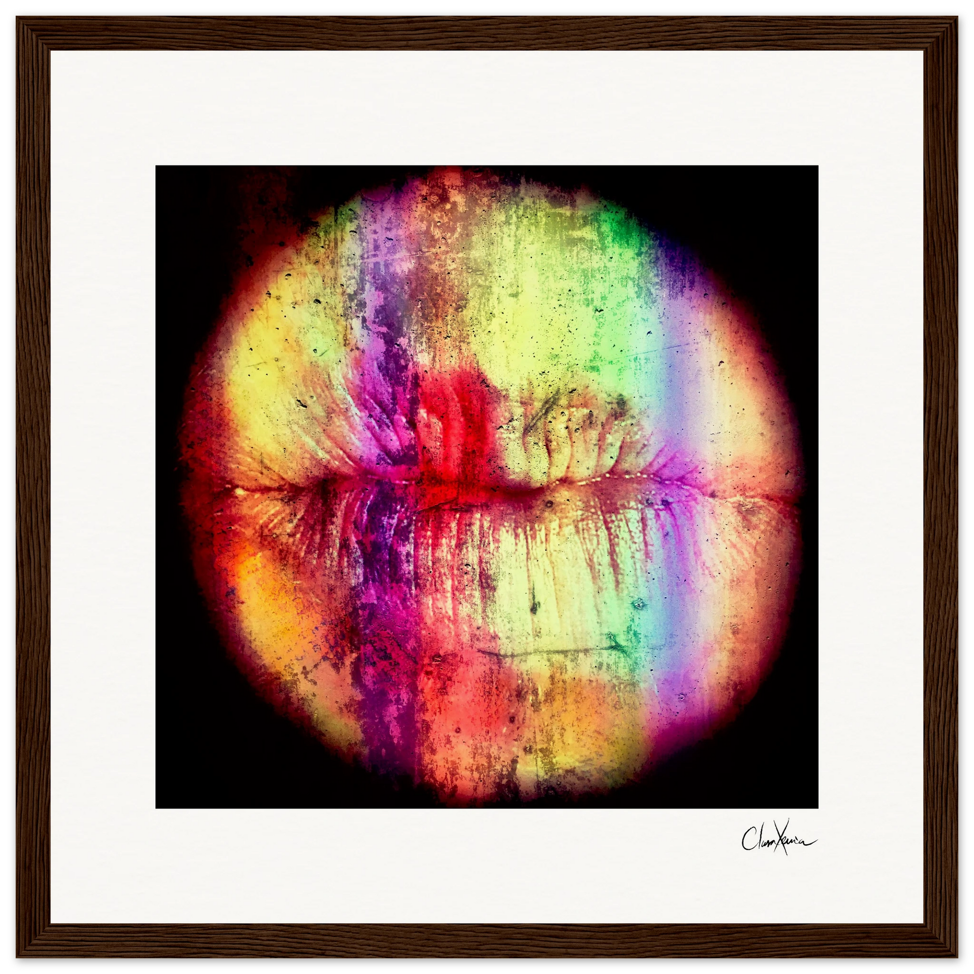 Chromatic Kiss Framed print 30x30 cm / 12x12″ Dark wood frame 44