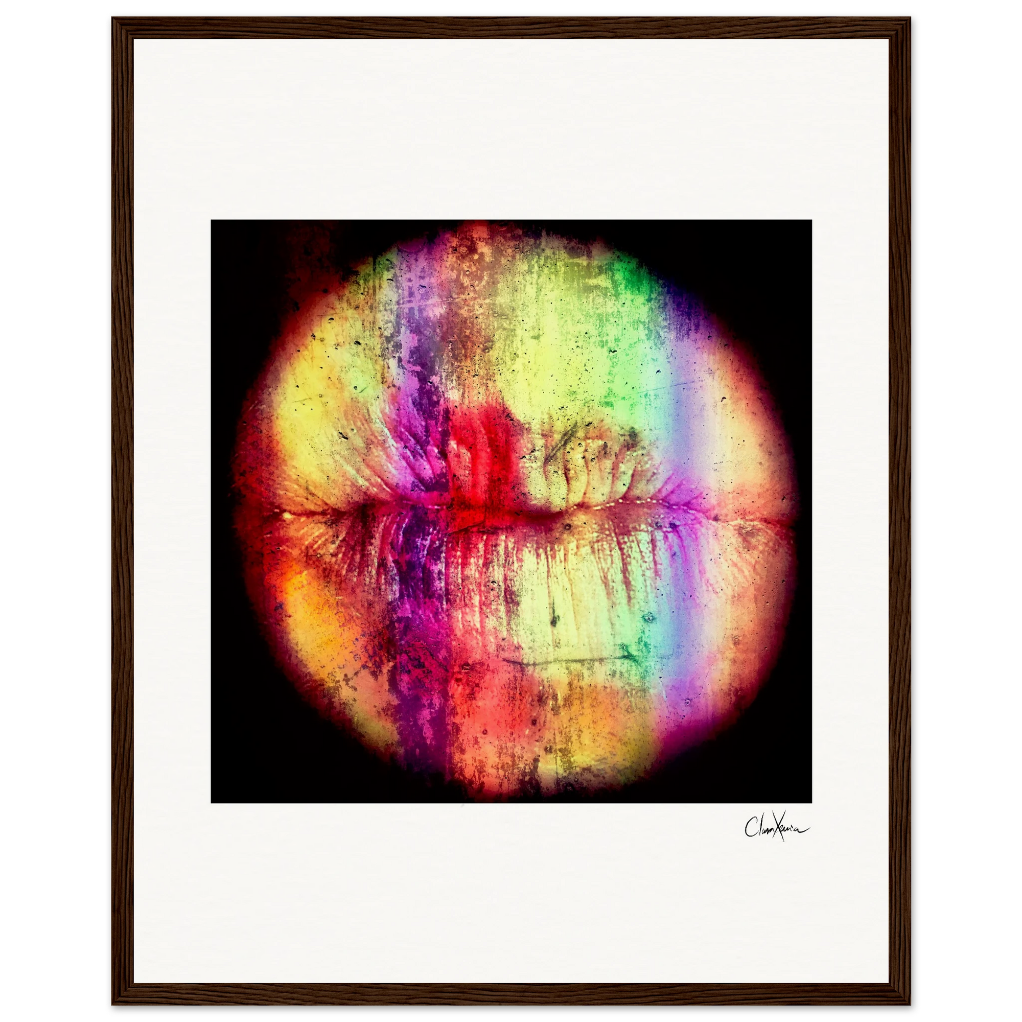 Chromatic Kiss Framed print 40x50 cm / 16x20″ Dark wood frame 48
