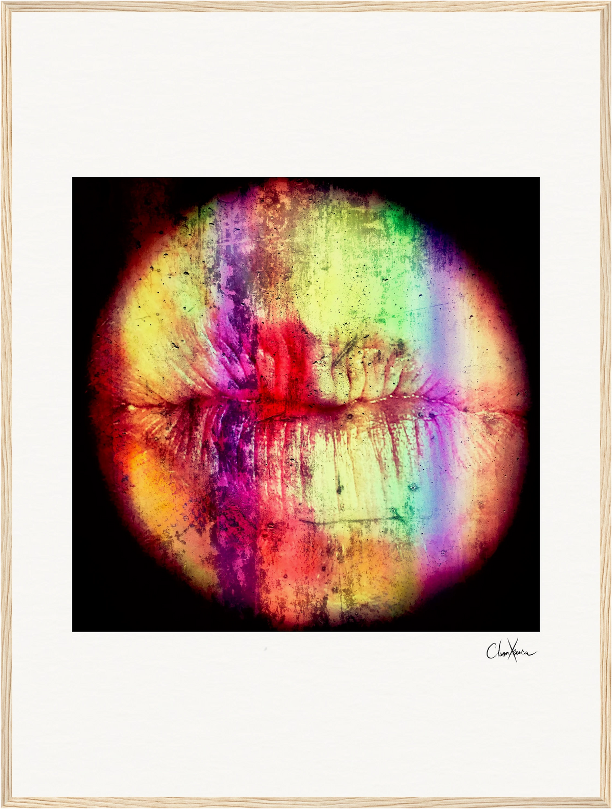 Chromatic Kiss  –Framed print cm / 24 x 32 pouces – Wood frame
