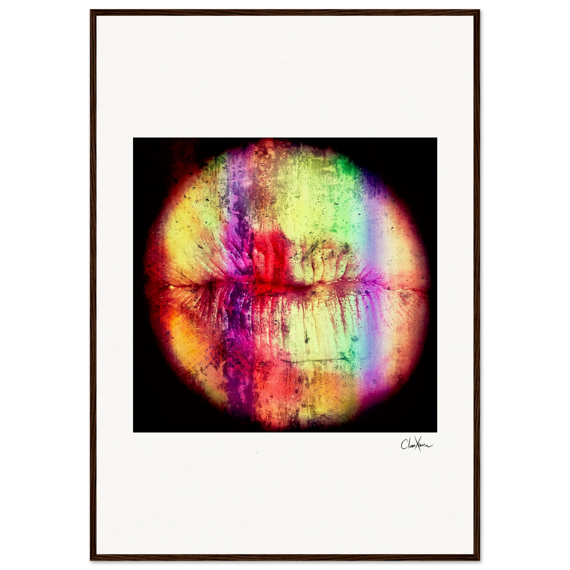 Chromatic Kiss Framed print 70x100 cm / 28x40″ Dark wood frame 41