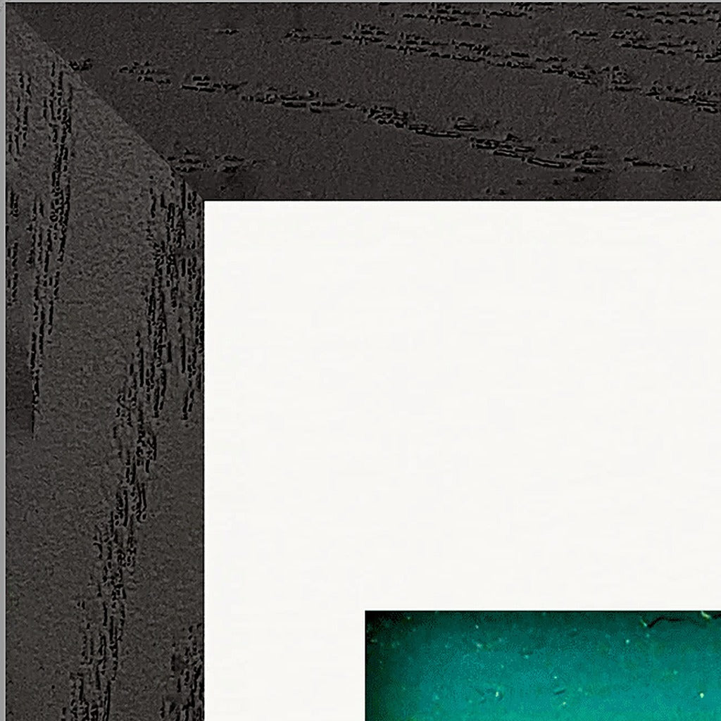 Underwater Flight Framed print 13x18 cm / 5x7″ Black frame corner detail