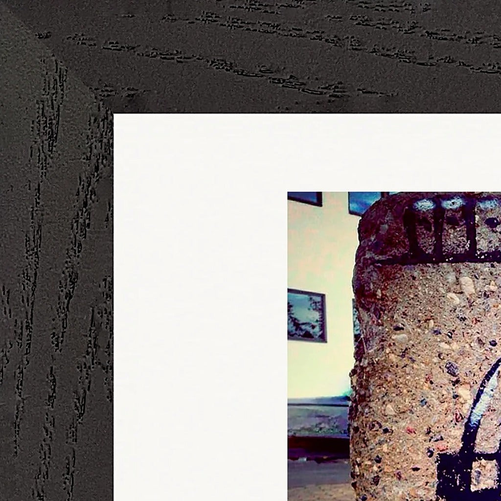 Wash It Framed print 13x18 cm / 5x7″ Black frame corner detail