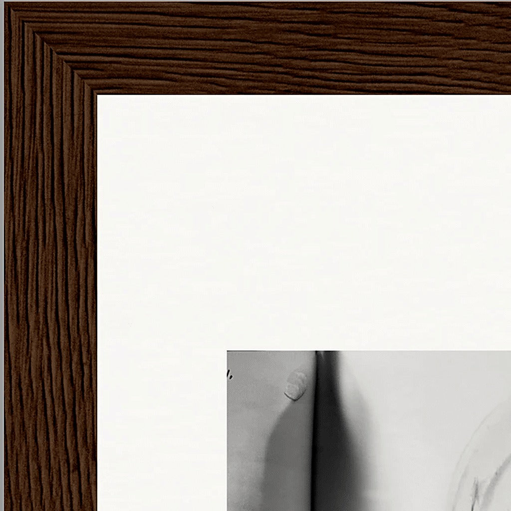 Synch'd Hands Framed print 13x18 cm / 5x7″ Dark wood frame corner detail