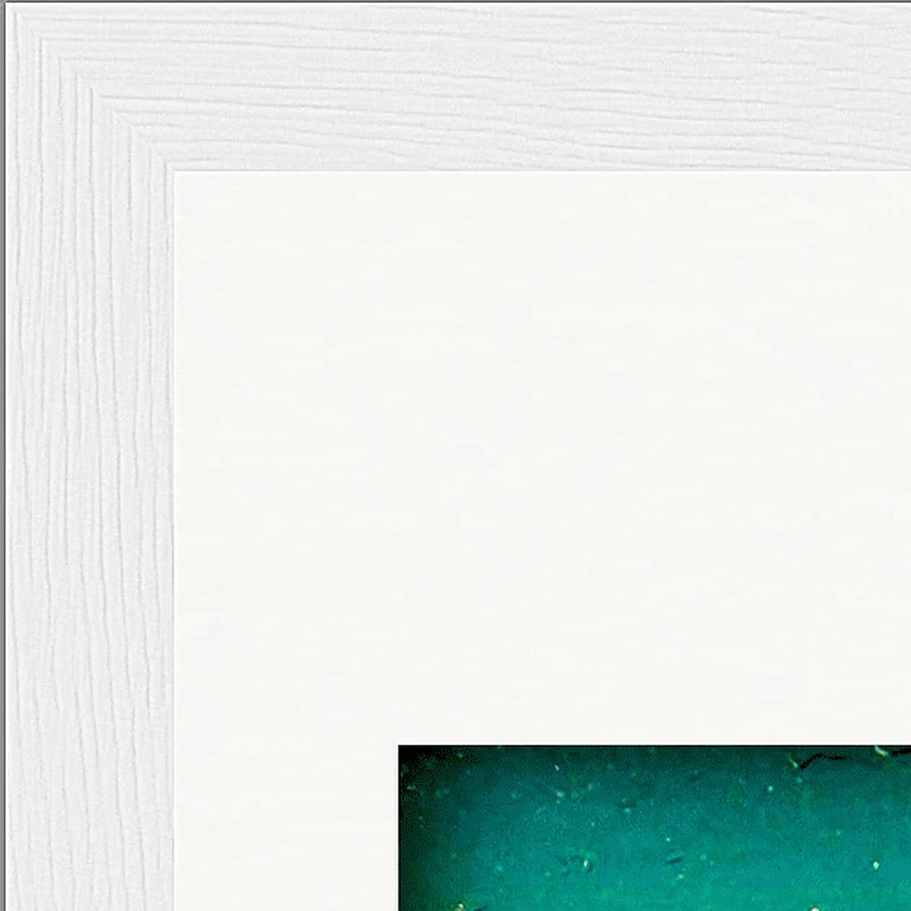 Underwater Flight Framed print 13x18 cm / 5x7″ White frame corner detail