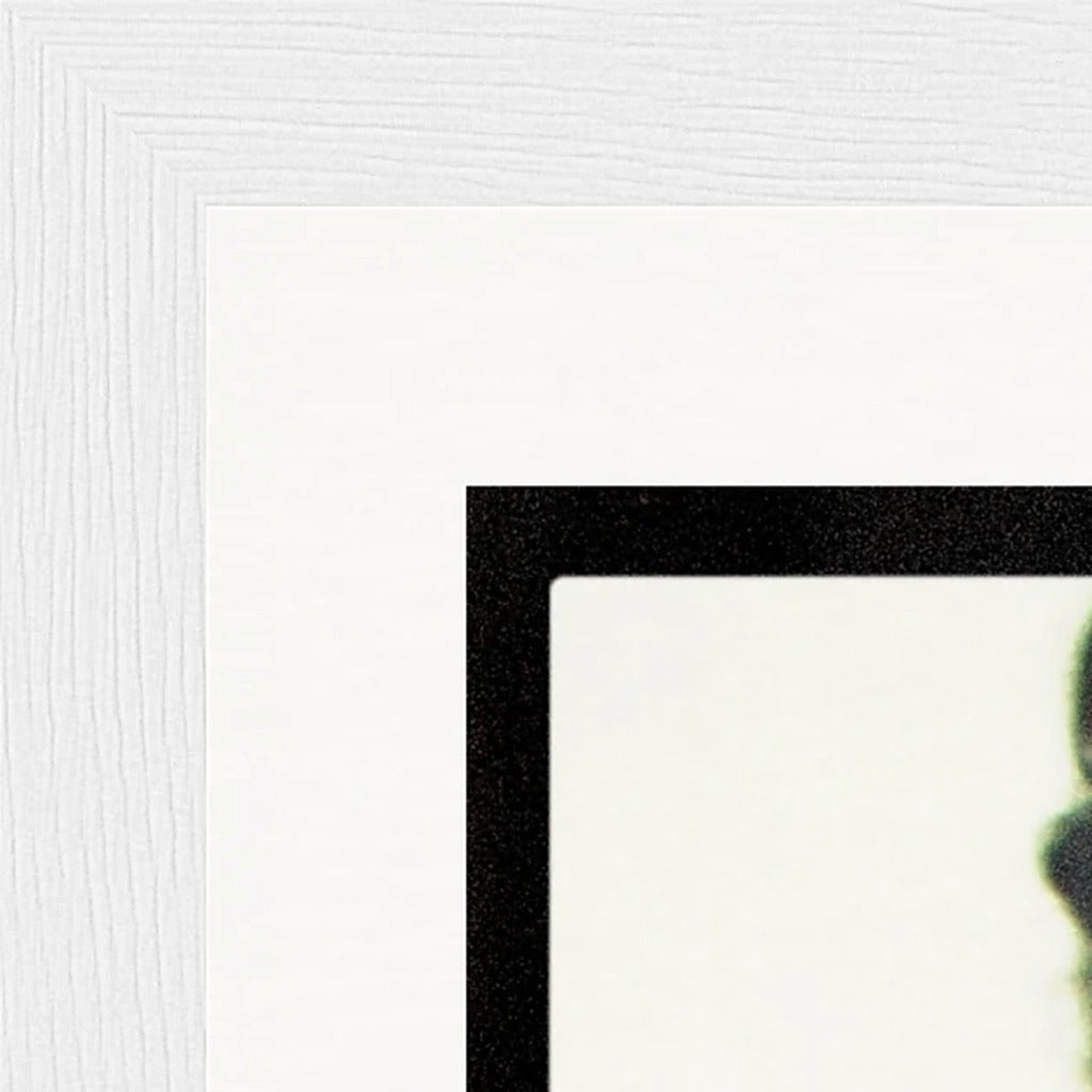 Little Secret Framed print 13x18 cm / 5x7″ White frame corner detail
