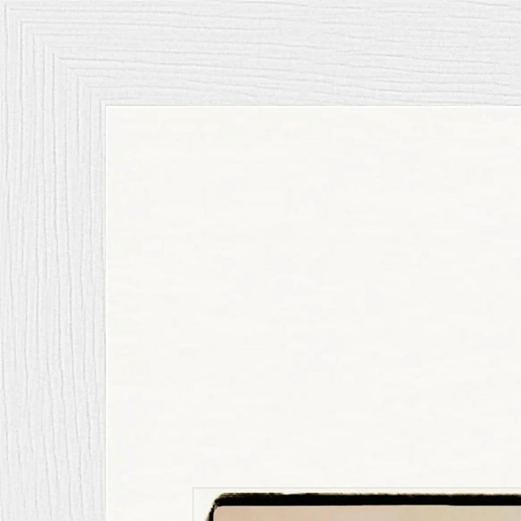Hat On Framed print 13x18 cm / 5x7″ White frame corner detail