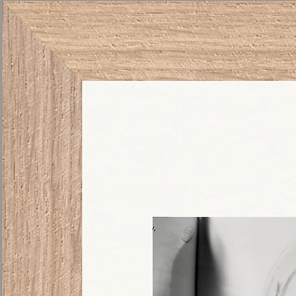 Synch'd Hands Framed print 13x18 cm / 5x7″ Wood frame corner detail