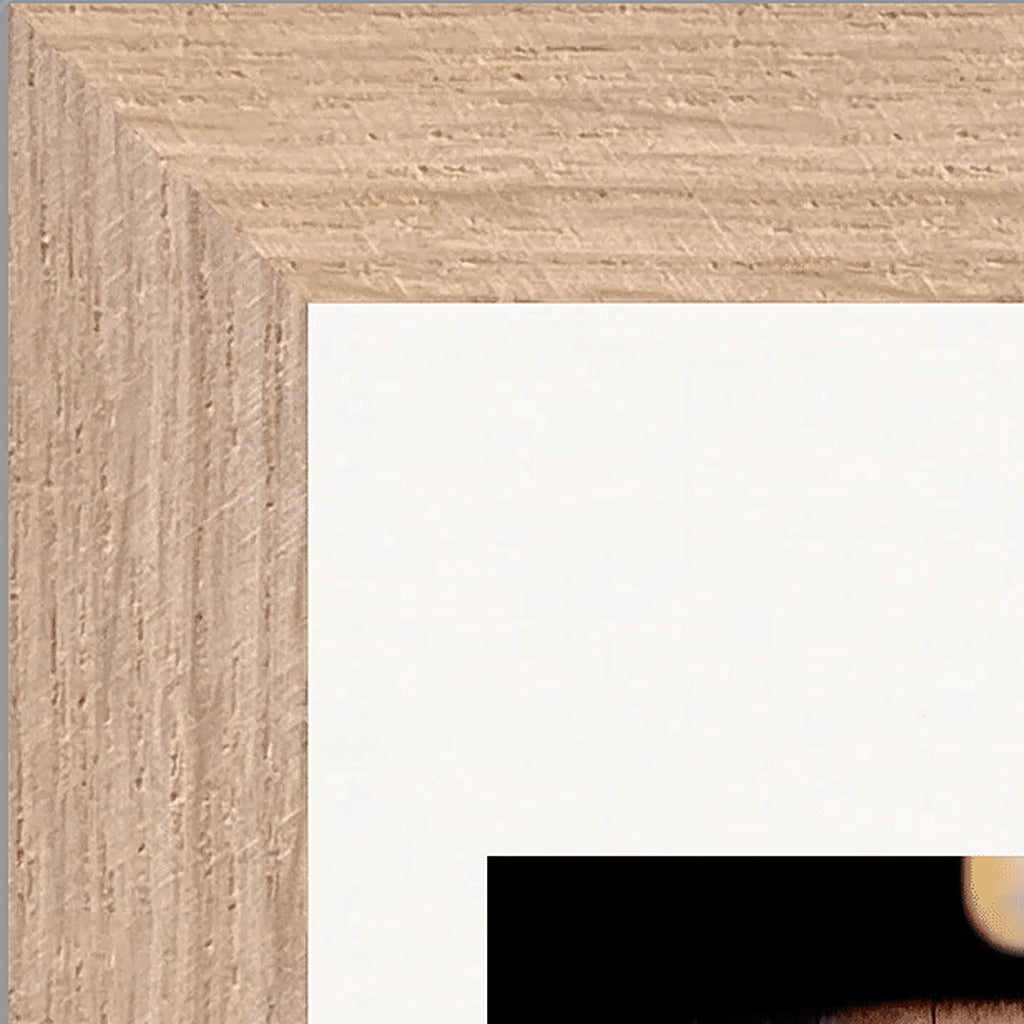 Have a Looksie Framed print 13x18 cm / 5x7″ Wood frame corner detail
