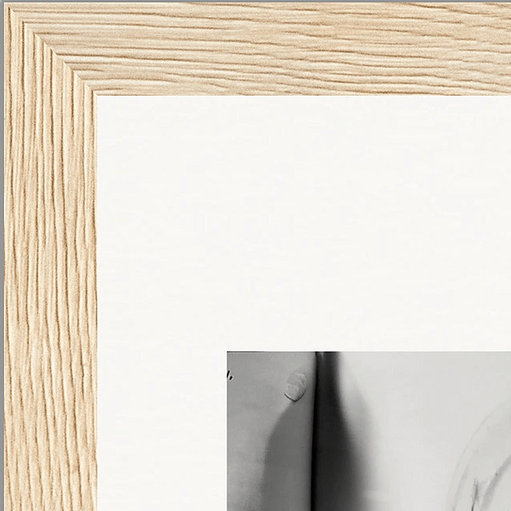 Synch'd Hands Framed print 13x18 cm / 5x7″ Wood frame corner detail