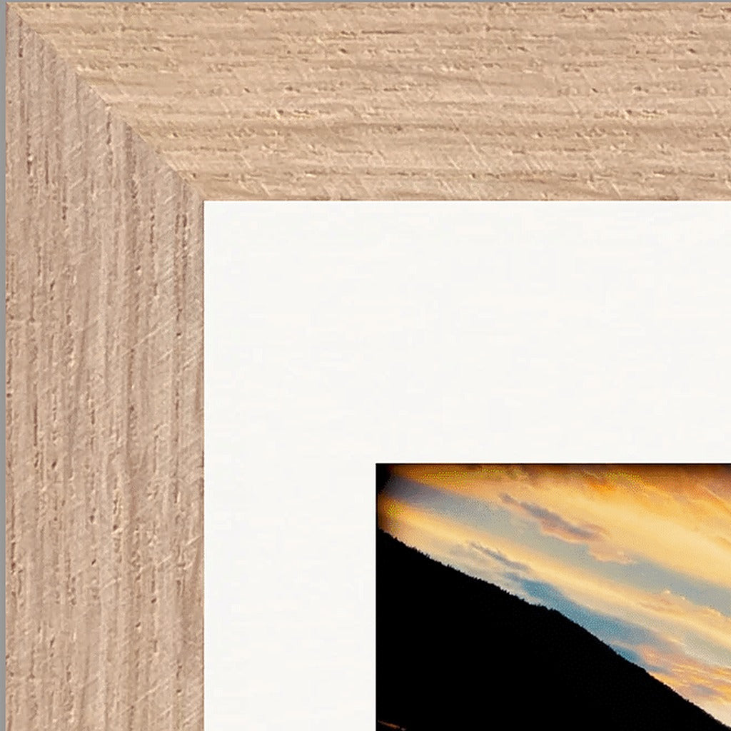 Cosmic Reflections Framed print 13x18 cm / 5x7″ Wood frame corner detail