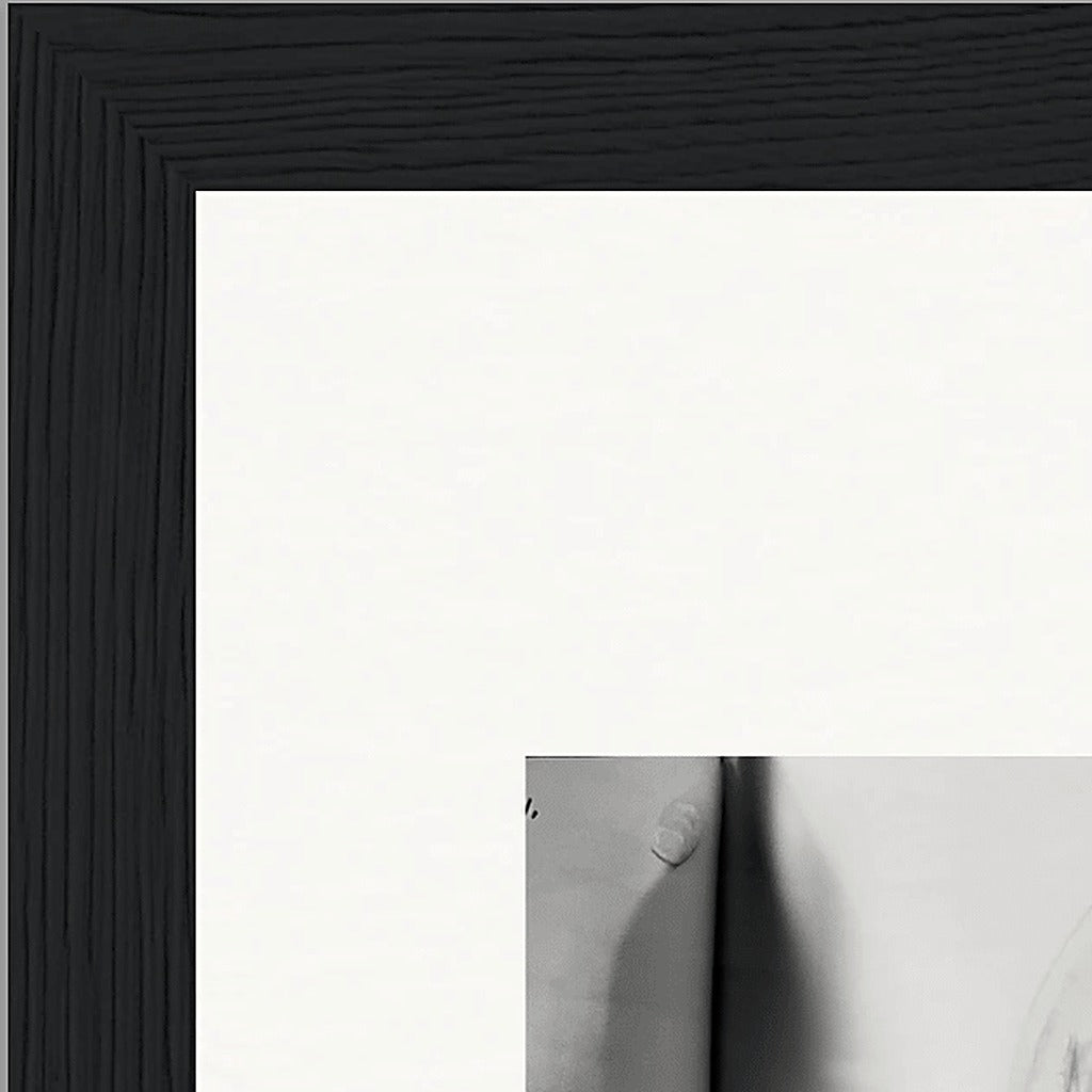 Synch'd Hands Framed print 15x20 cm / 6x8″ Black frame corner detail