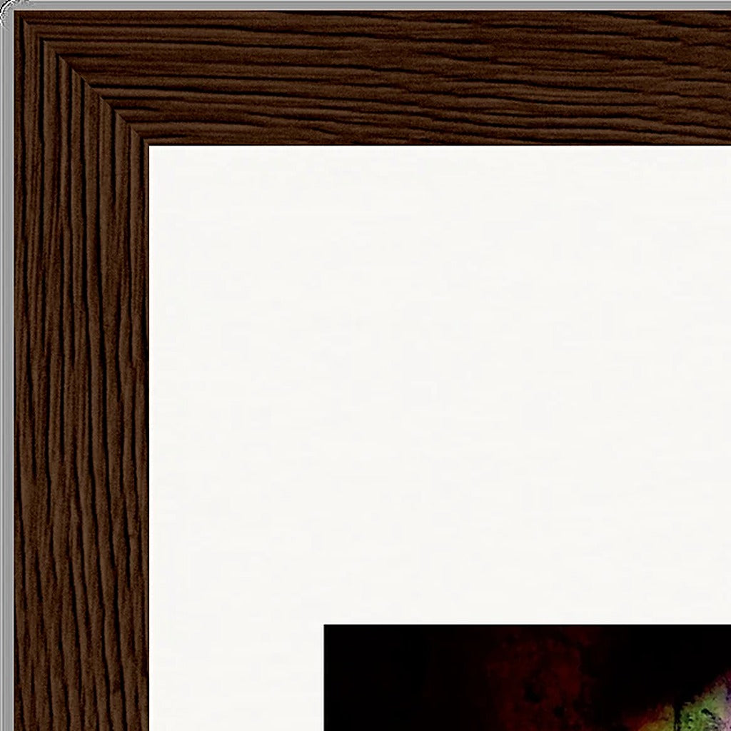 Chromatic Kiss Framed print 15x20 cm / 6x8″ Dark wood frame corner detail