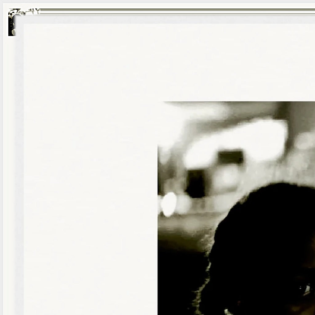 Cuba Girl Framed print 15x20 cm / 6x8″ White frame corner detail