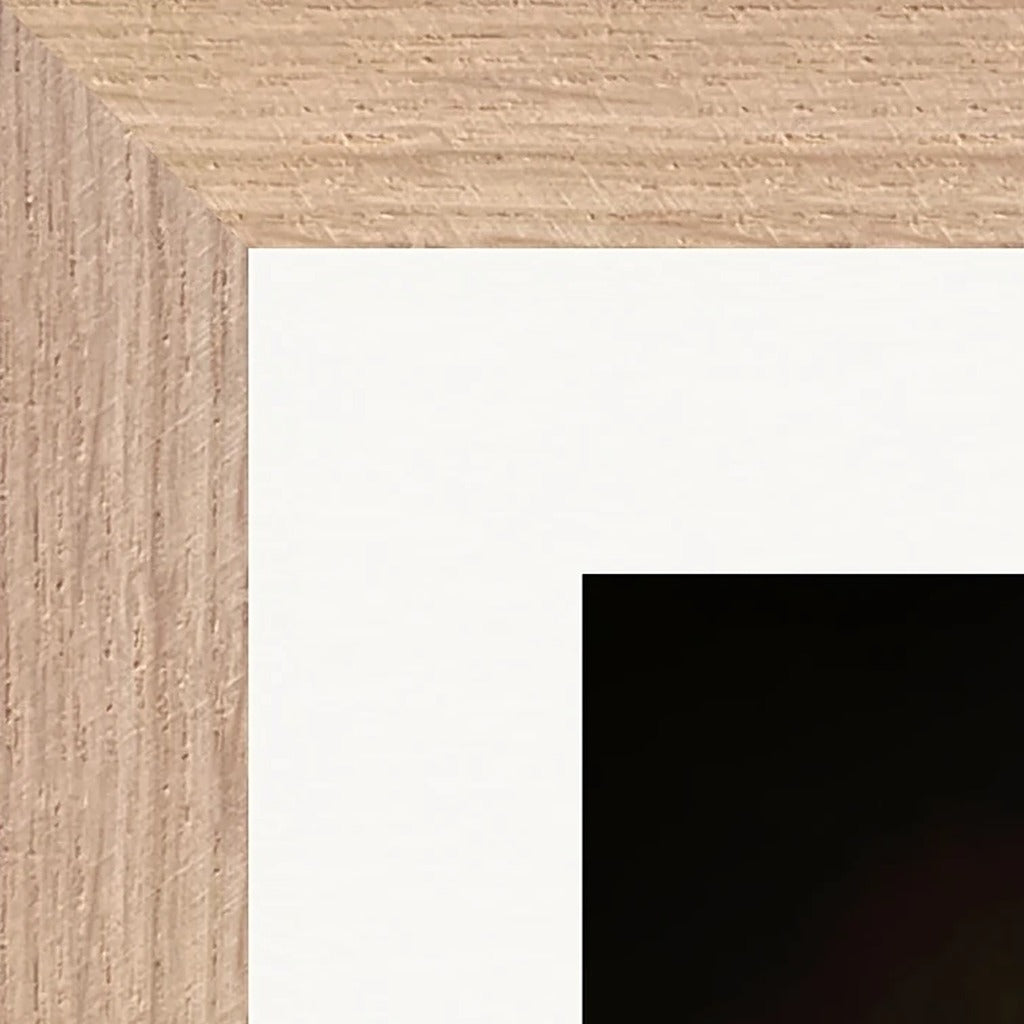 A Dreamer’s Strength Framed print 15x20 cm / 6x8″ Wood frame corner detail
