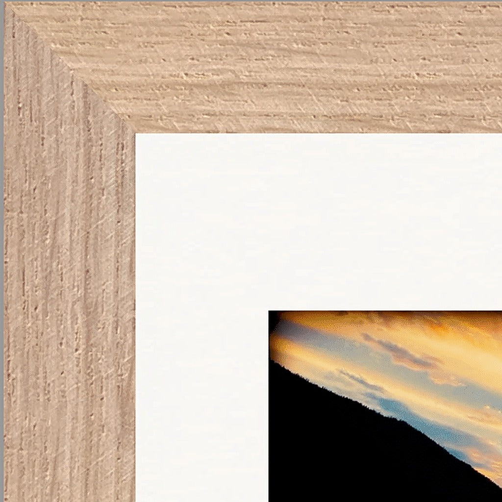 Cosmic Reflections Framed print 15x20 cm / 6x8″ Wood frame corner detail