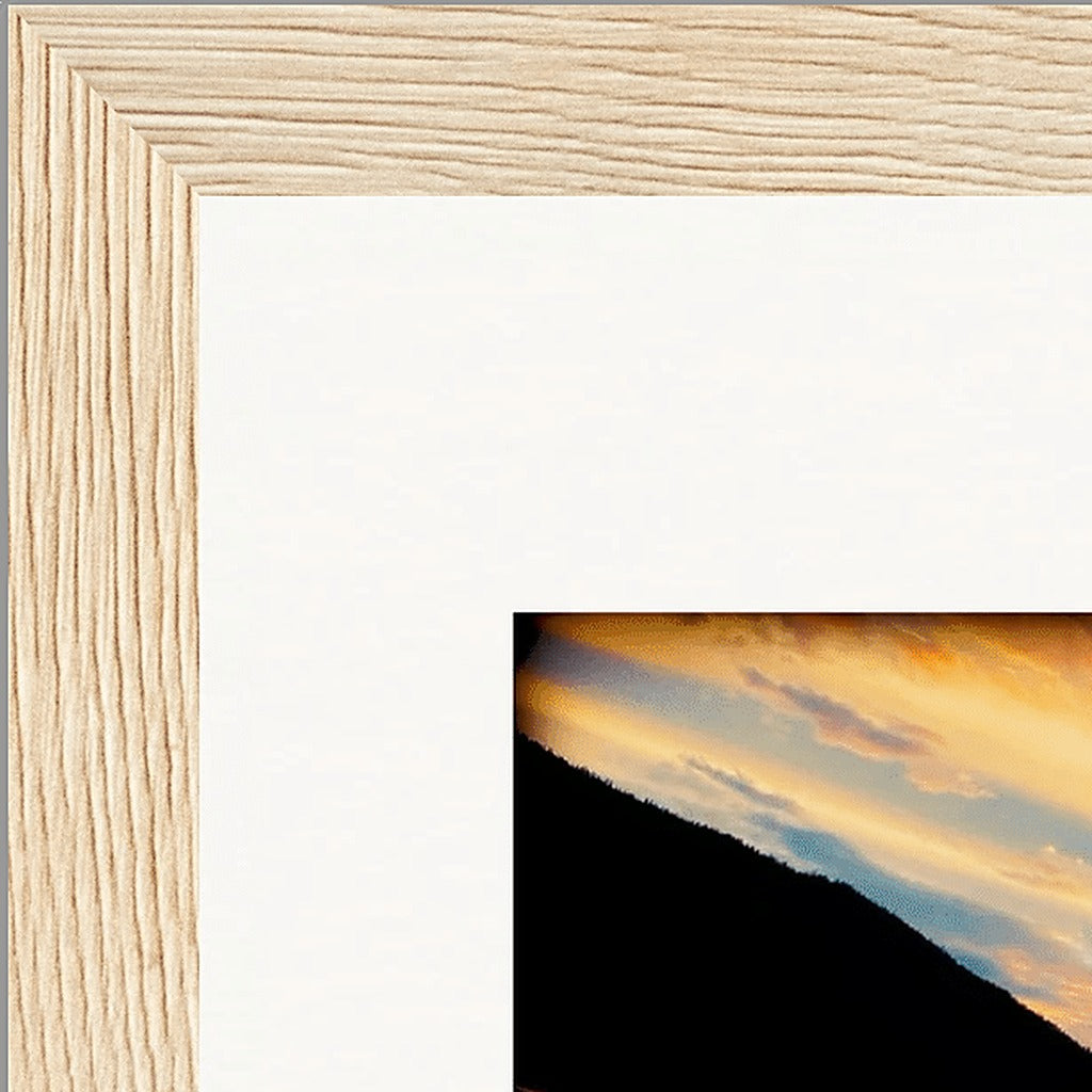 Cosmic Reflections Framed print 15x20 cm / 6x8″ Wood frame corner detail