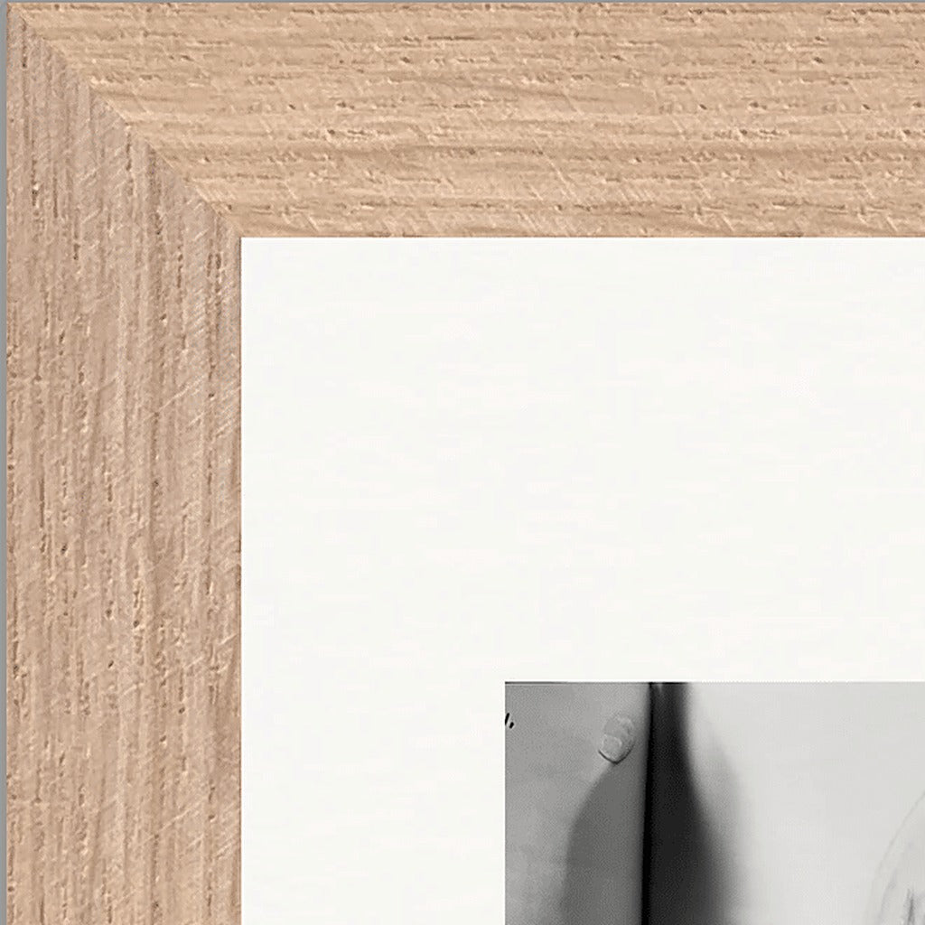 Synch'd Hands Framed print 15x20 cm / 6x8″ Wood frame corner detail