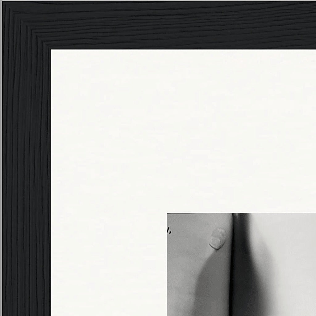 Synch'd Hands Framed print 20x25 cm / 8x10″ Black frame corner detail