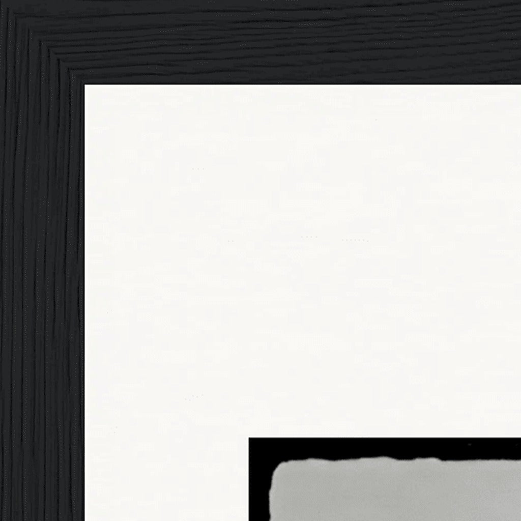 Circle of Life Framed print 20x25 cm / 8x10″ Black frame corner detail