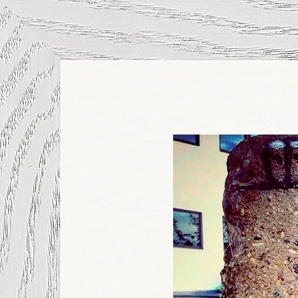 Wash It Framed print 20x25 cm / 8x10″ White frame corner detail