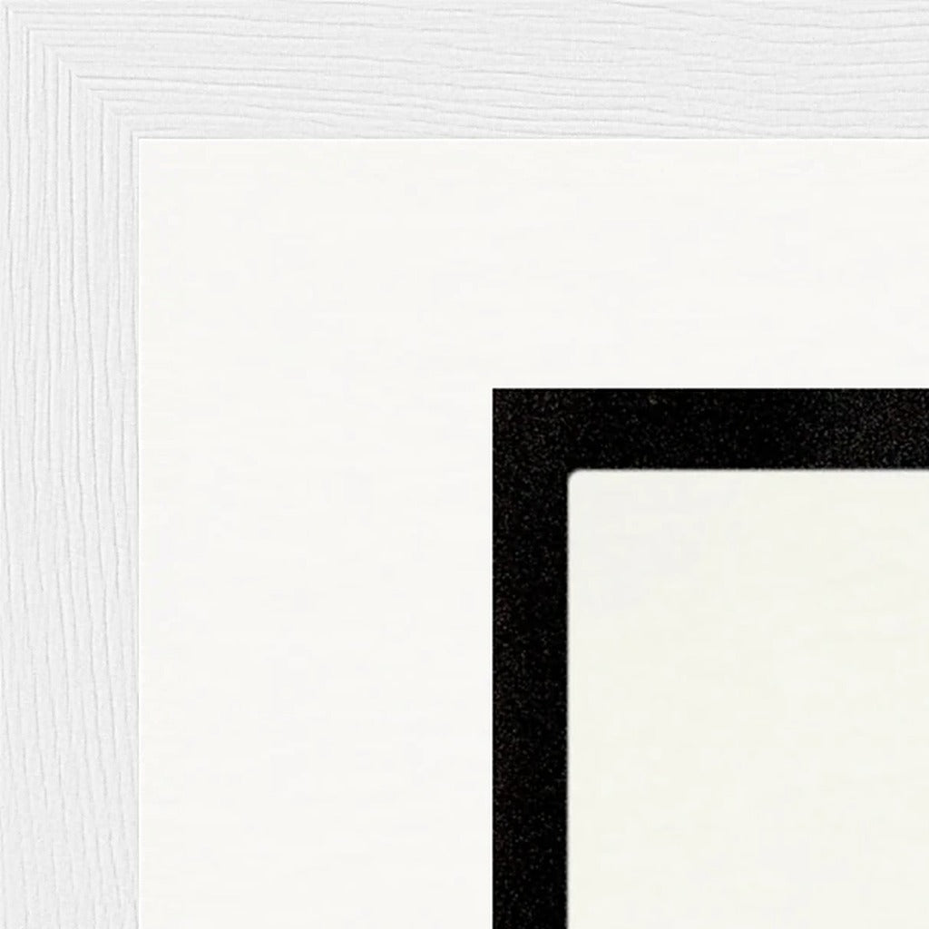 Little Secret Framed print 20x25 cm / 8x10″ White frame corner detail