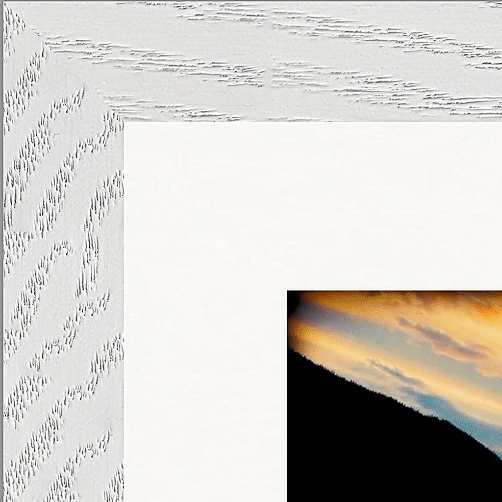 Cosmic Reflections Framed print 20x25 cm / 8x10″ White frame corner detail