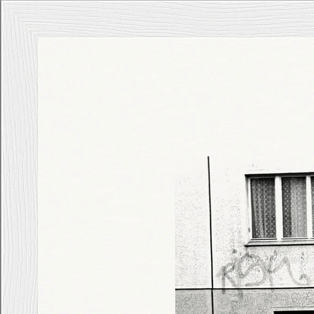 The Urban Matrix Framed print 21x29.7 cm / 8x12" White frame corner detail