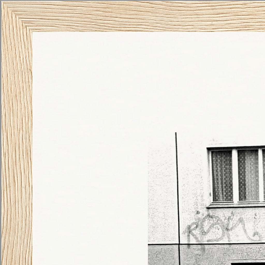 The Urban Matrix Framed print 21x29.7 cm / 8x12" Wood frame corner detail