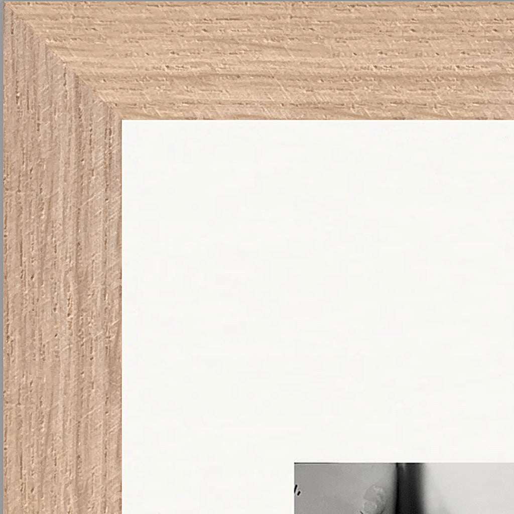 Synch'd Hands Framed print 21x29.7 cm / 8x12" Wood frame corner detail