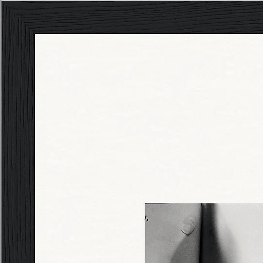 Synch'd Hands Framed print 27x35 cm / 11x14″ Black frame corner detail