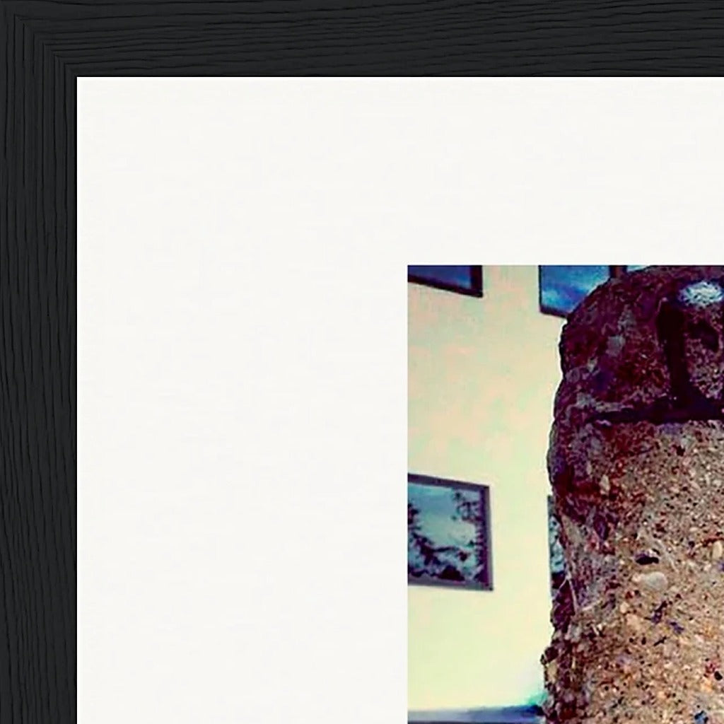 Wash It Framed print 27x35 cm / 11x14″ Black frame corner detail