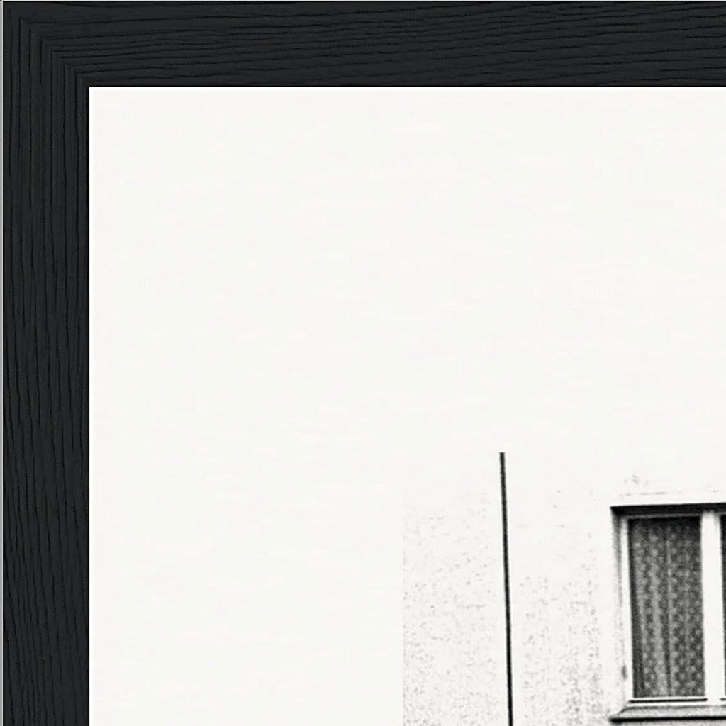 The Urban Matrix Framed print 27x35 cm / 11x14″ Black frame corner detail