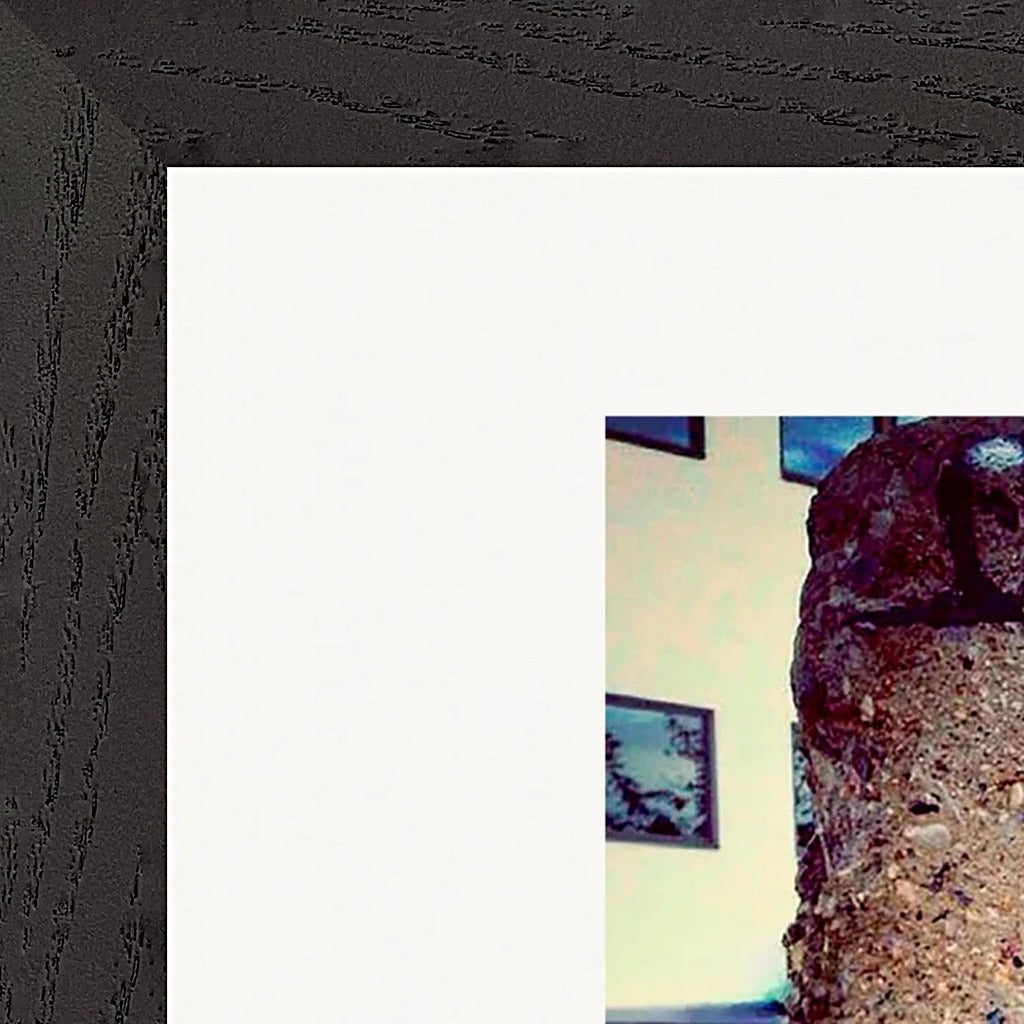 Wash It Framed print 27x35 cm / 11x14″ Black frame corner detail
