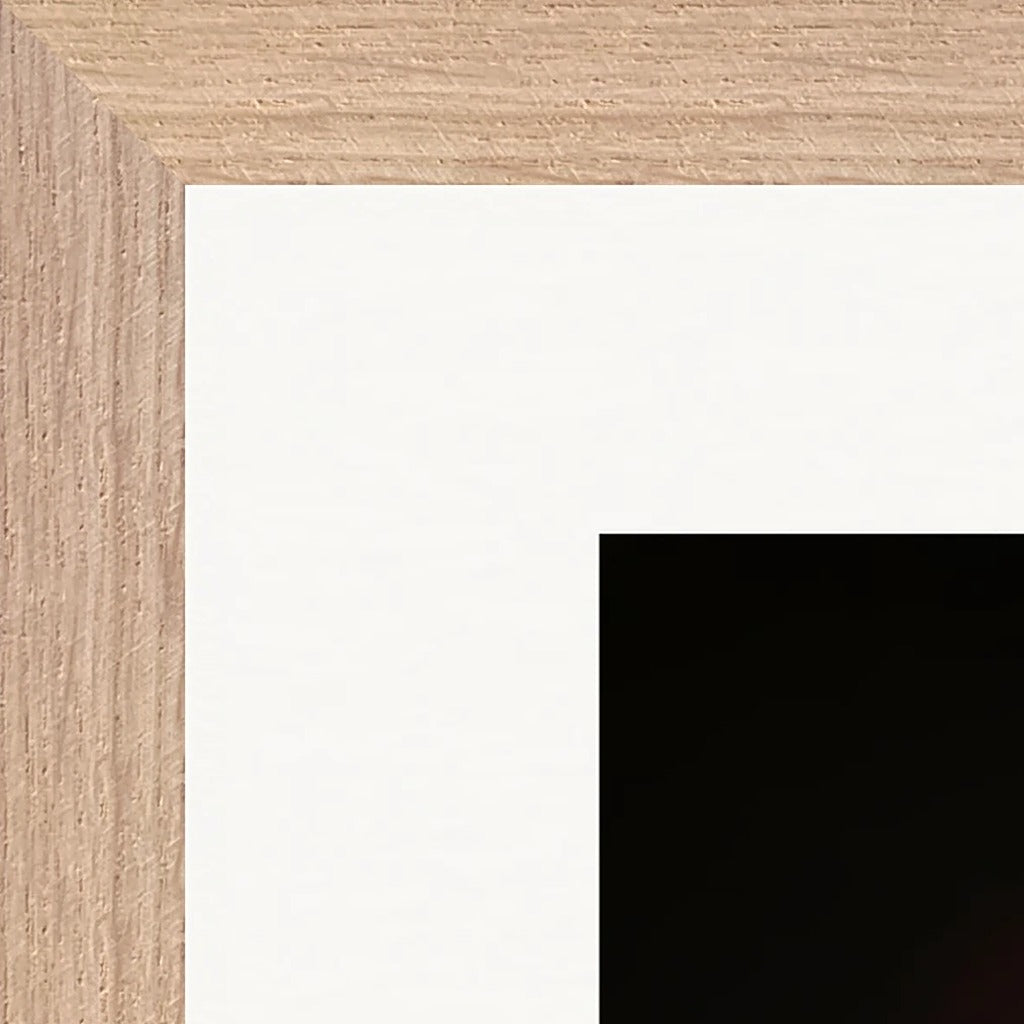 A Dreamer’s Strength Framed print 27x35 cm / 11x14″ Wood frame corner detail