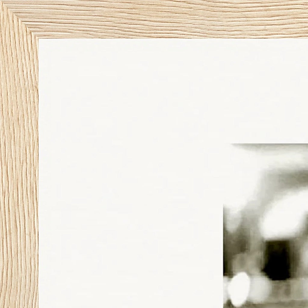 Cuba Girl Framed print 28x43  cm / XL (11x17″) Wood frame corner detail