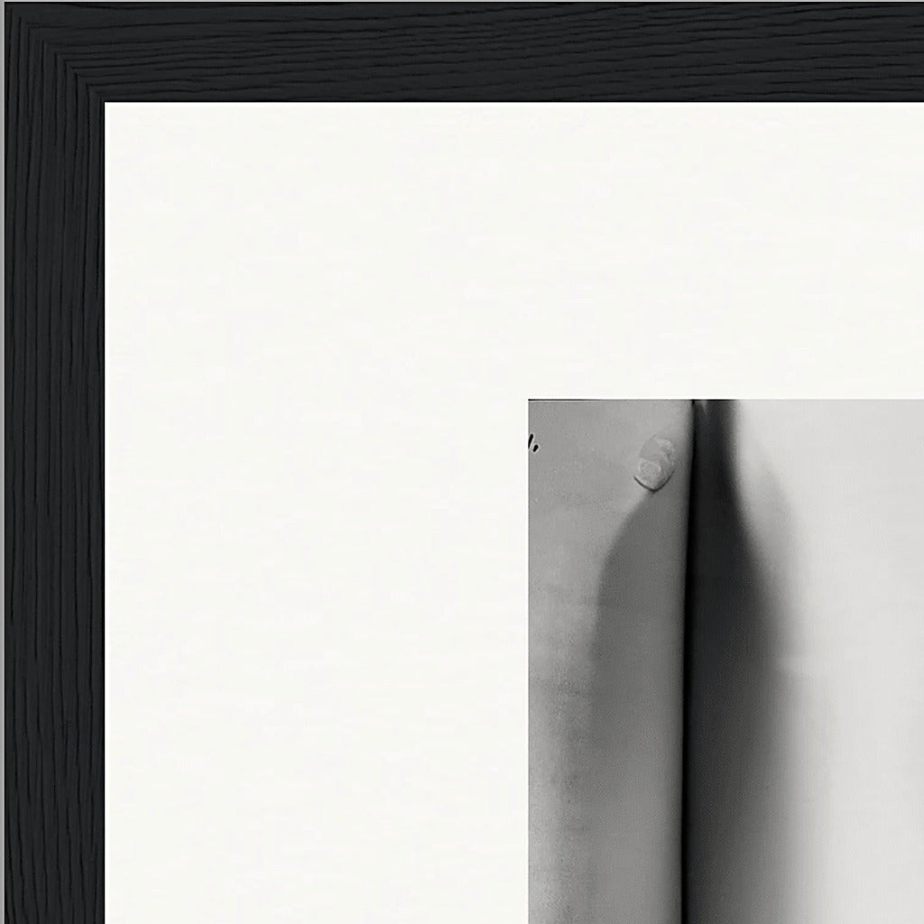 Synch'd Hands Framed print 30x30 cm / 12x12″ Black frame corner detail