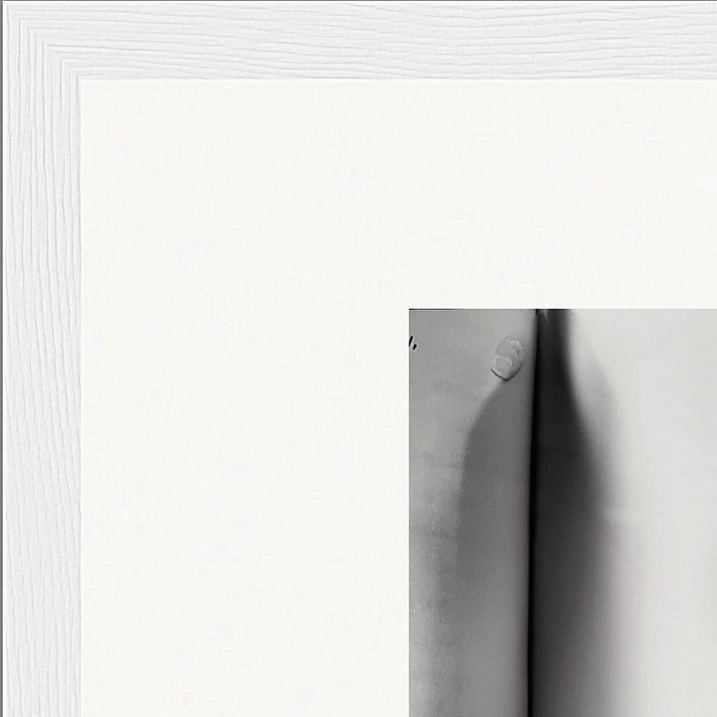 Synch'd Hands Framed print 30x30 cm / 12x12″ White frame corner detail