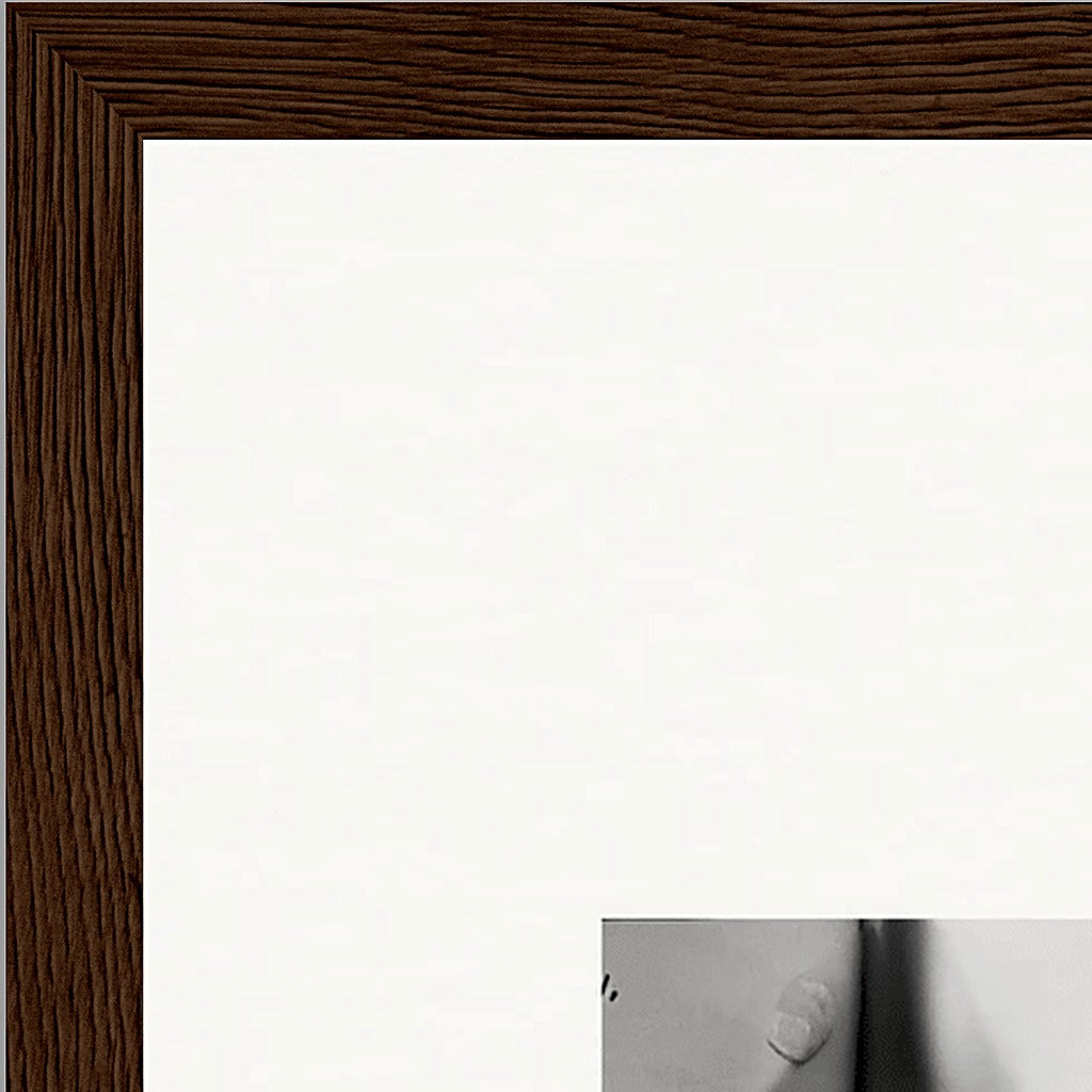 Synch'd Hands Framed print 30x40 cm / 12x16″ Dark wood frame corner detail
