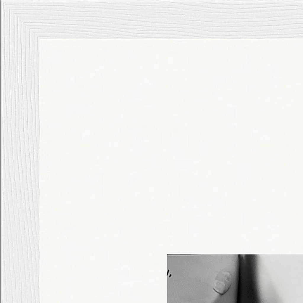 Synch'd Hands Framed print 30x40 cm / 12x16″ White frame corner detail