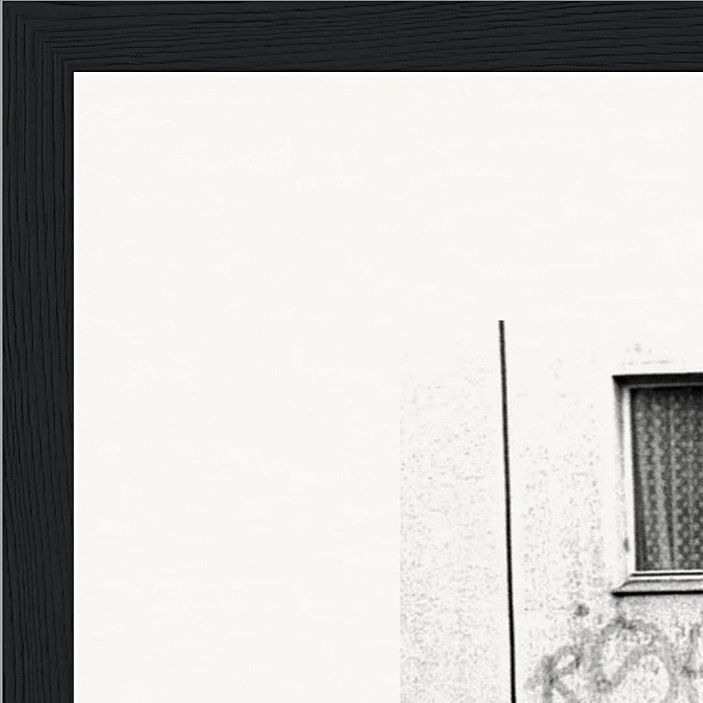 The Urban Matrix Framed print 30x45 cm / 12x18″ Black frame corner detail