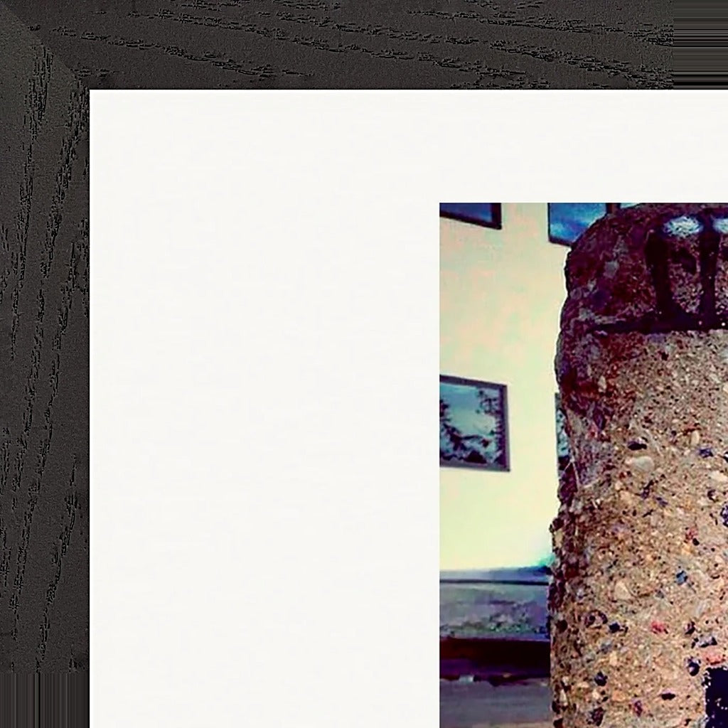 Wash It Framed print 30x45 cm / 12x18″ Black frame corner detail