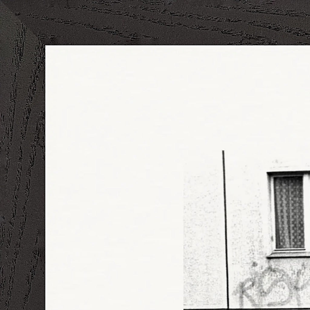The Urban Matrix Framed print 30x45 cm / 12x18″ Black frame corner detail