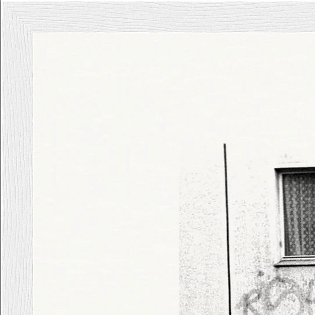 The Urban Matrix Framed print 30x45 cm / 12x18″ White frame corner detail