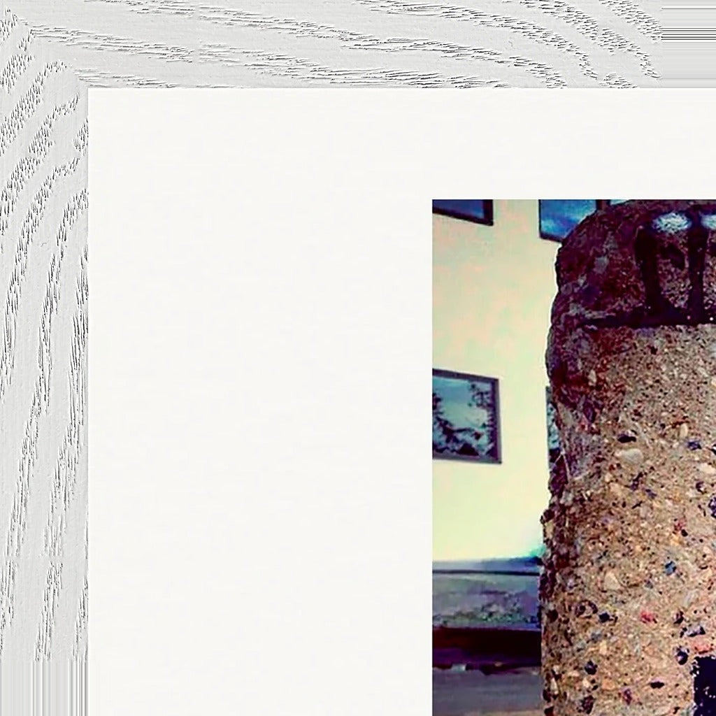 Wash It Framed print 30x45 cm / 12x18″ White frame corner detail