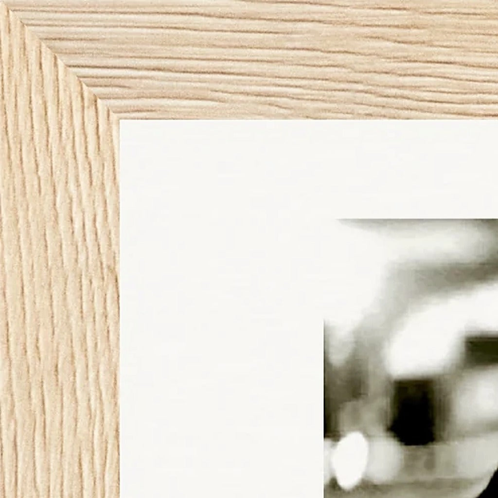 Cuba Girl Framed print 30x45 cm / 12x18″ Wood frame corner detail