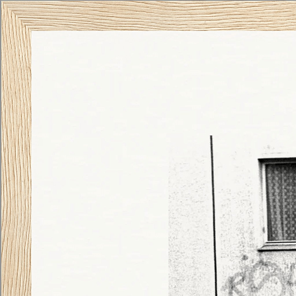 The Urban Matrix Framed print 30x45 cm / 12x18″ Wood frame corner detail