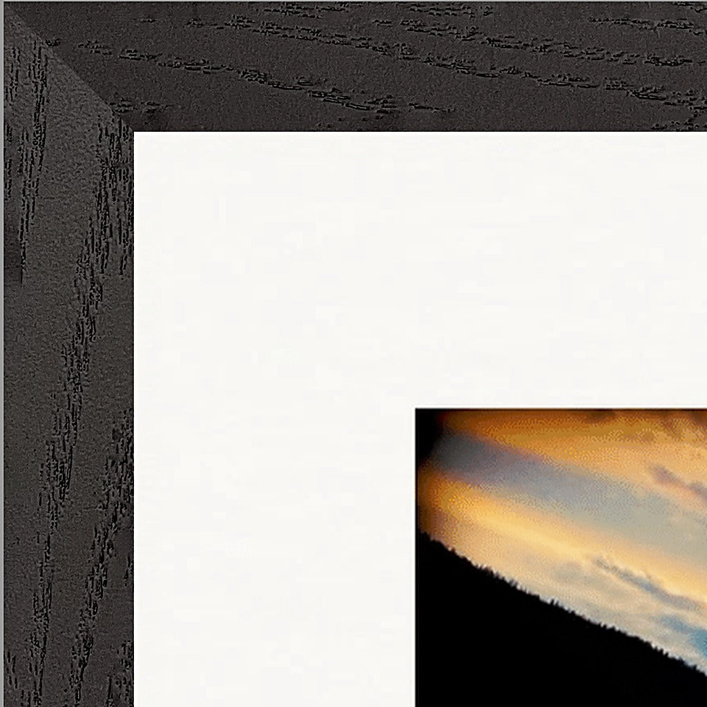 Cosmic Reflections Framed print 40x50 cm / 16x20″ Black frame corner detail